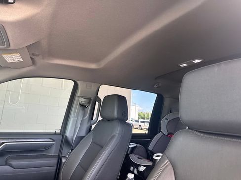 Used 2025 GMC Sierra 3500 SLT w/ SLT Premium Package AWD/4WD image 15