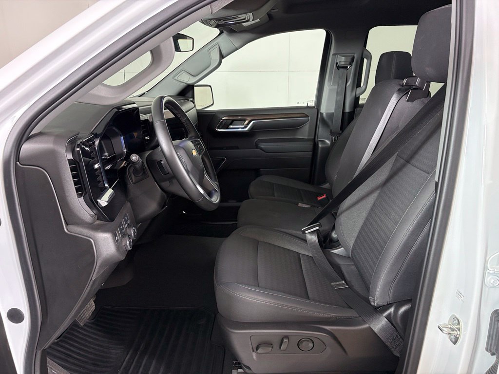 Used 2023 Chevrolet Silverado 1500 LT AWD/4WD image 15