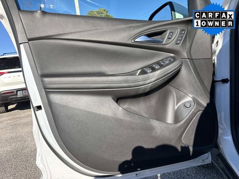 Used 2023 Buick Encore GX Essence w/ Experience Buick Package image 19