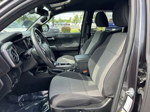Used 2023 Toyota Tacoma TRD Sport AWD/4WD image 13