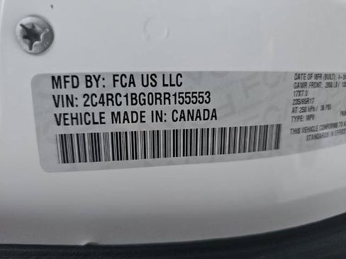 Used 2024 Chrysler Pacifica Touring-L FWD image 34