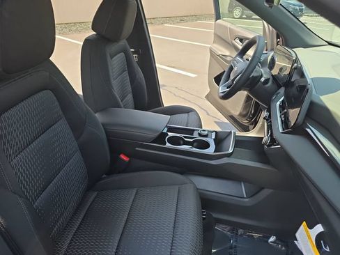 New 2026 Chevrolet Equinox LT w/ Safety and Technology Package AWD/4WD image 11