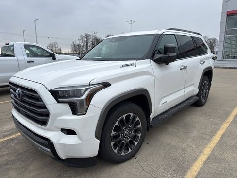 Used 2023 Toyota Sequoia Limited image 1