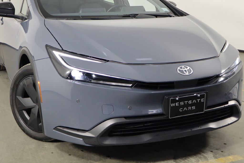 Used 2025 Toyota Prius LE FWD image 47