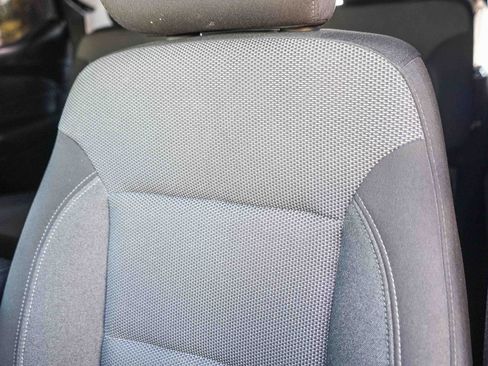 Used 2022 Chevrolet Traverse LT FWD image 25