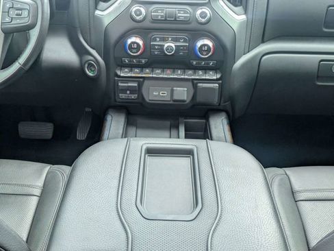 Used 2021 GMC Sierra 1500 Denali w/ Denali Carbonpro Edition AWD/4WD image 19
