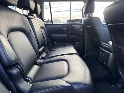 Used 2024 Nissan Armada SL image 10