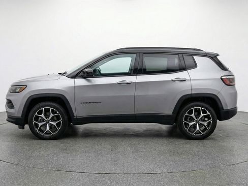 Used 2025 Jeep Compass Limited AWD/4WD image 5