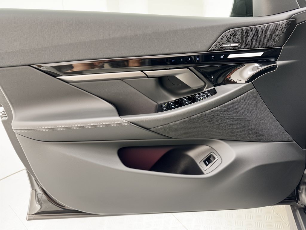 Certified 2026 BMW 530i RWD image 14