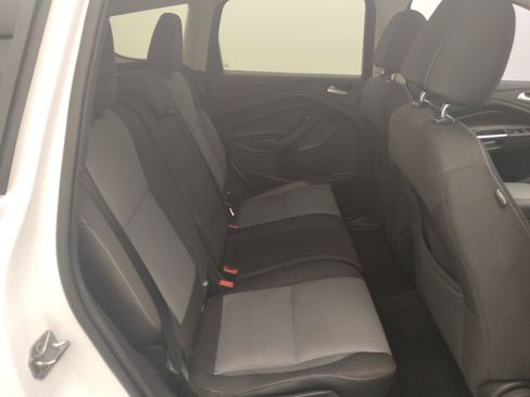 Used 2017 Ford Escape SE w/ Equipment Group 201A FWD image 19