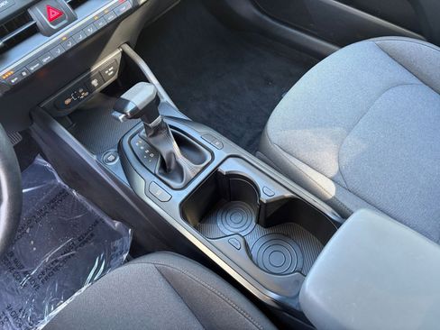 Used 2025 Kia K4 LXS image 37