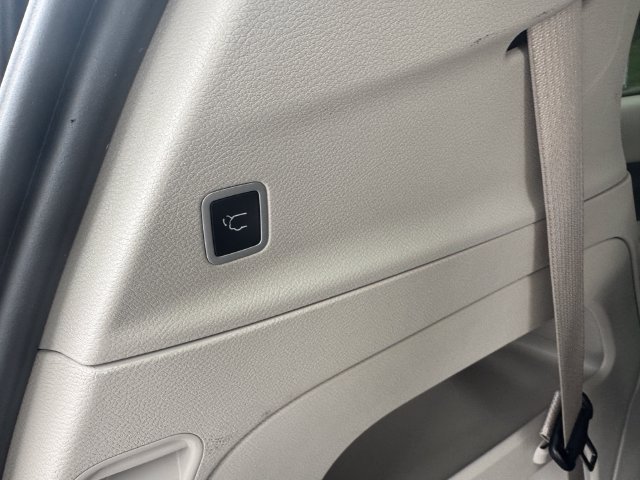 Certified 2024 Chrysler Pacifica Touring-L FWD image 18