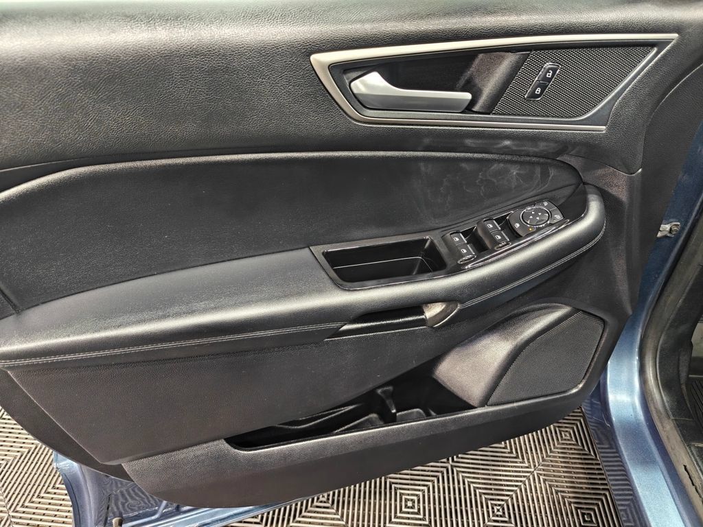 Used 2019 Ford Edge SEL w/ Equipment Group 201A AWD/4WD image 46