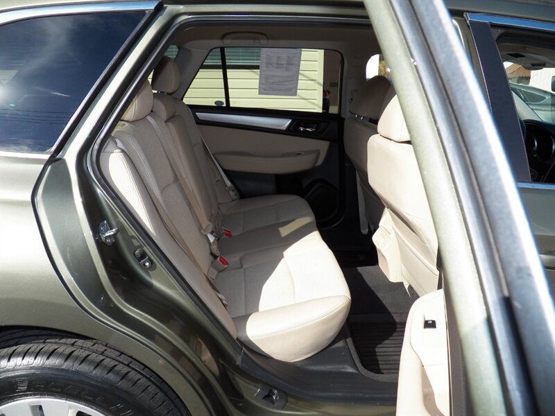 Used 2019 Subaru Outback 2.5i Premium AWD/4WD image 12