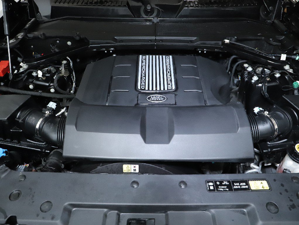 Certified 2024 Land Rover Defender 110 V8 AWD/4WD image 37