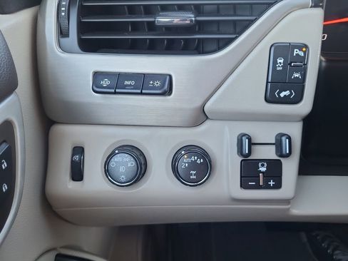 Used 2020 GMC Yukon Denali w/ Open Road Package image 29