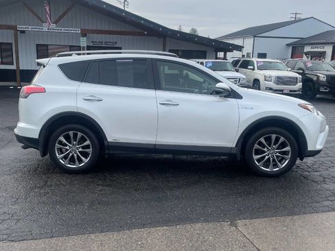 Used 2017 Toyota RAV4 Limited image 6