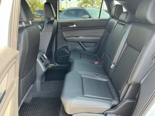 Used 2023 Volkswagen Atlas Cross Sport SE FWD image 16