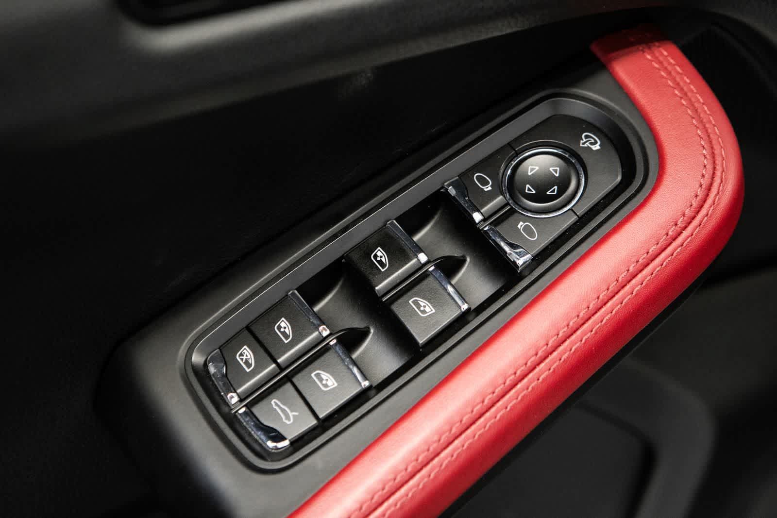 Used 2023 Porsche Macan AWD/4WD image 20