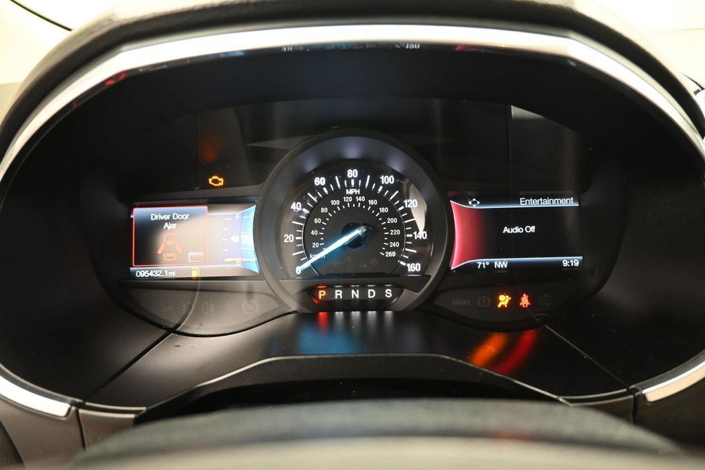 Used 2020 Ford Edge Titanium AWD/4WD image 14
