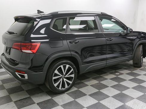 Certified 2023 Volkswagen Taos SE image 11