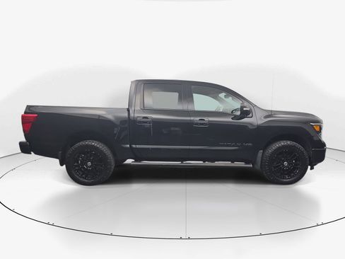 Used 2019 Nissan Titan SL w/ Midnight Edition AWD/4WD image 8