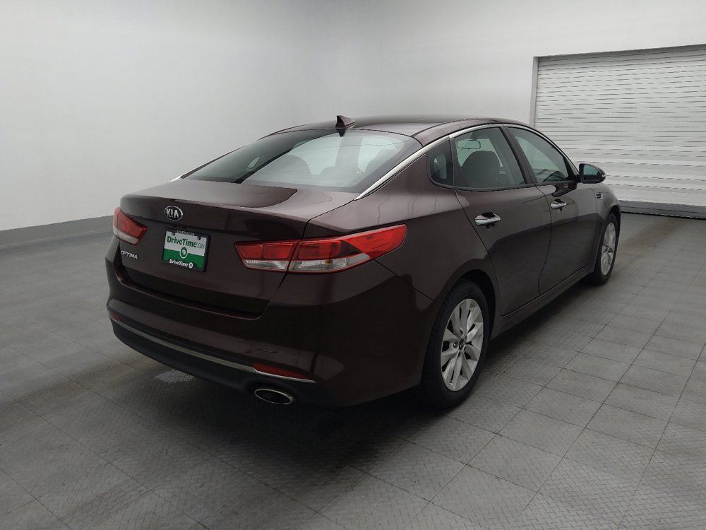 Used 2017 Kia Optima LX w/ Option Group 014 FWD image 9