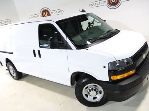 Used 2019 Chevrolet Express 3500 w/ Driver Convenience Package RWD image 60