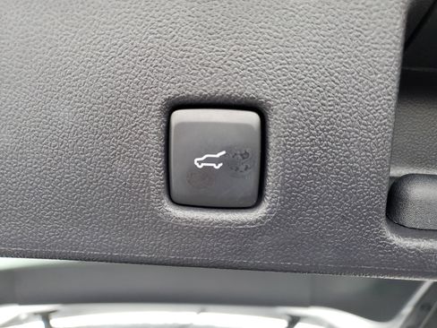 Used 2024 Ford Escape Platinum image 9