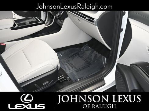 Used 2025 Hyundai Tucson Limited image 15