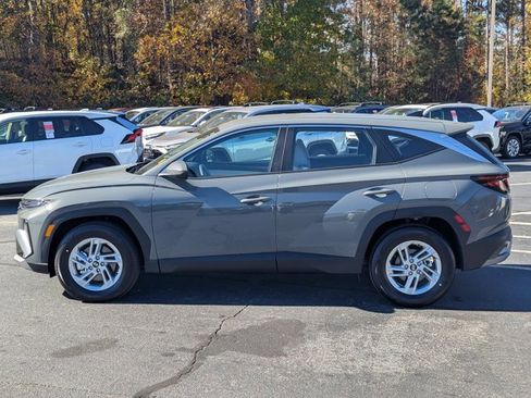 Used 2025 Hyundai Tucson SE image 4