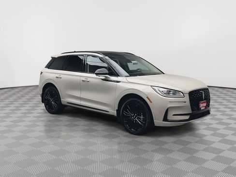 Used 2024 Lincoln Corsair Reserve w/ Equipment Group 201A image 35