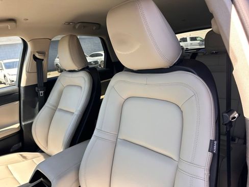 Used 2025 Lincoln Corsair FWD image 13