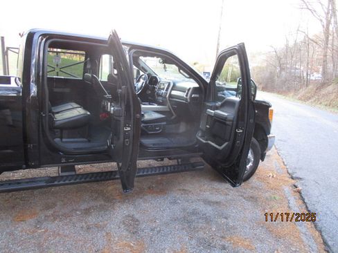 Used 2017 Ford F350 Lariat w/ Tow Technology Bundle image 14