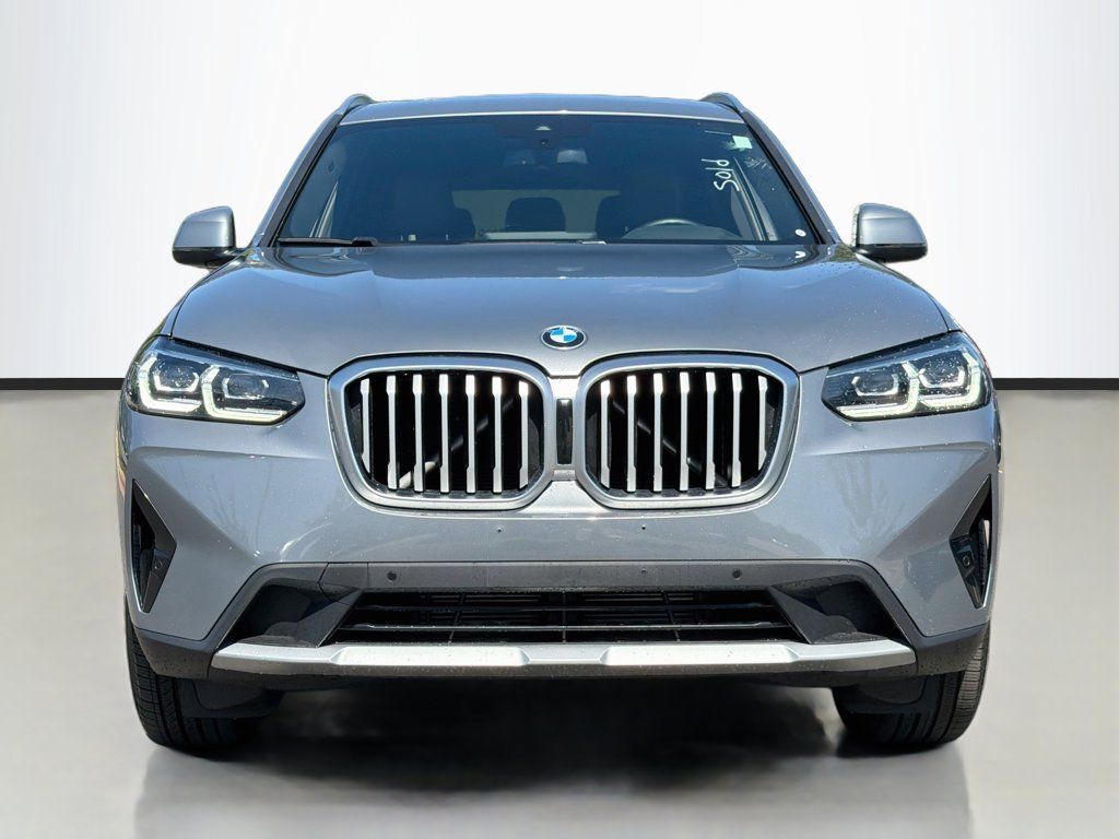 Used 2023 BMW X3 xDrive30i w/ Premium Package AWD/4WD image 3