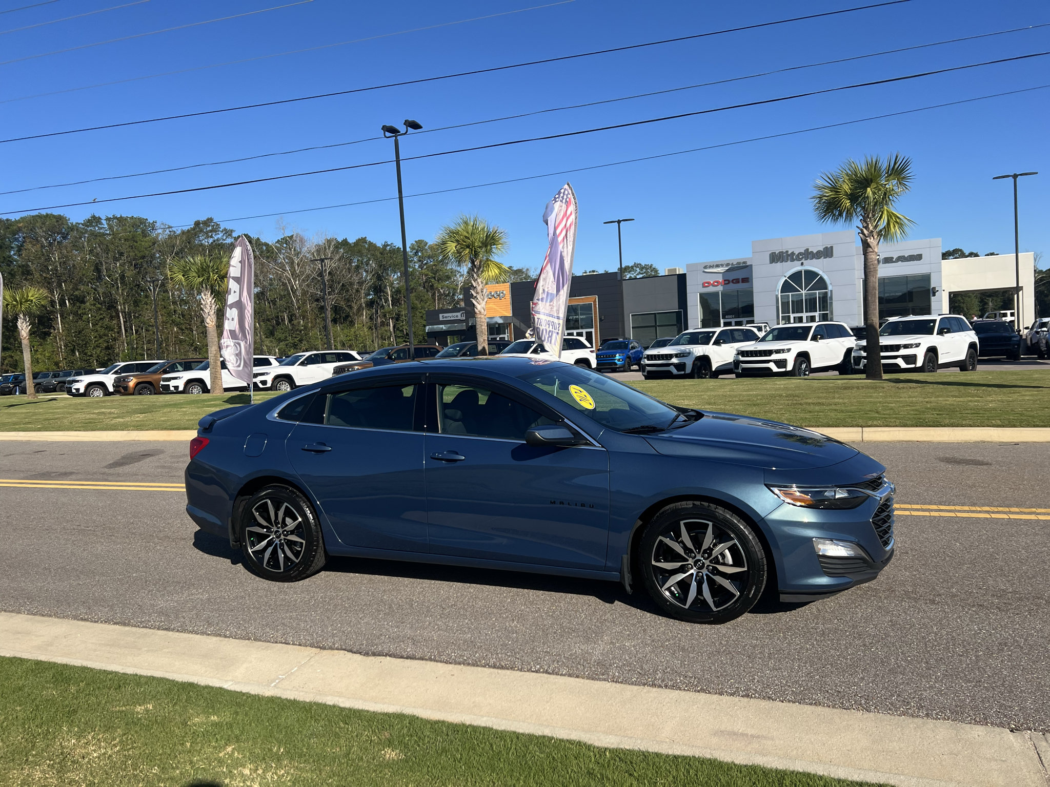 Used 2024 Chevrolet Malibu RS FWD image 3