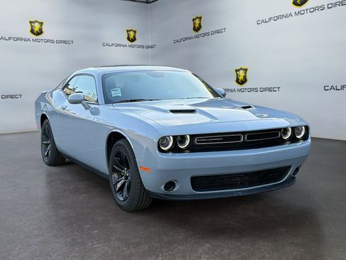 Used 2020 Dodge Challenger SXT image 7