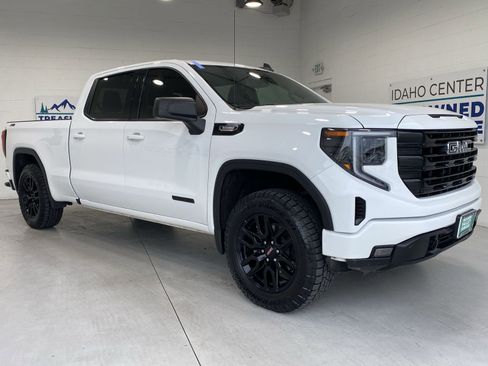 Used 2023 GMC Sierra 1500 Elevation w/ X31 Off-Road Package AWD/4WD image 2
