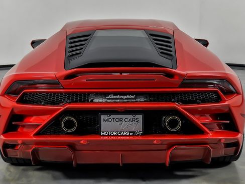 Used 2021 Lamborghini Huracan EVO RWD image 11