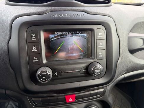 Used 2015 Jeep Renegade Trailhawk image 15