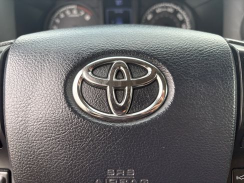 Used 2019 Toyota Tacoma SR AWD/4WD image 23