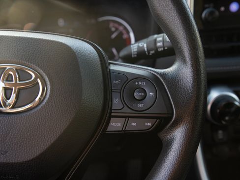 Used 2024 Toyota RAV4 XLE AWD/4WD image 26