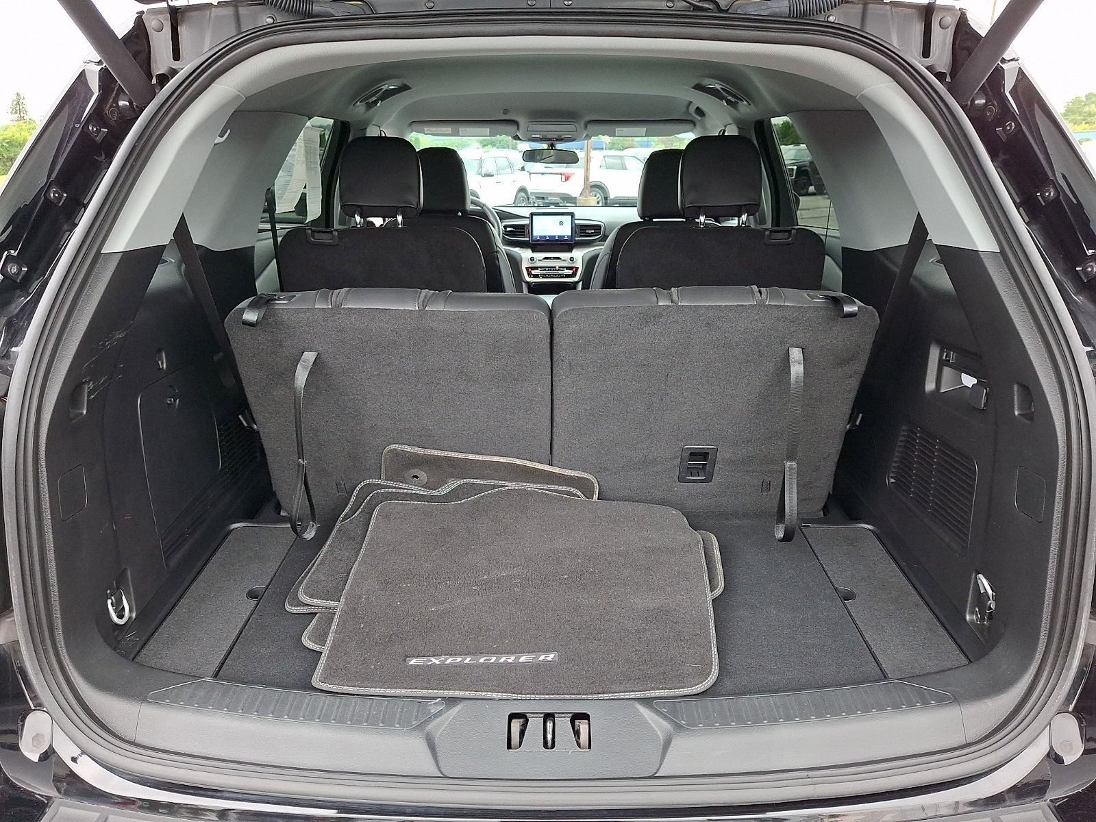 Used 2023 Ford Explorer XLT w/ Equipment Group 202A AWD/4WD image 27