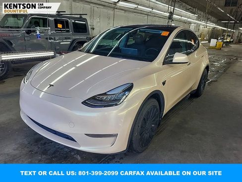 Used 2022 Tesla Model Y Long Range image 1