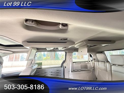 Used 2013 Chrysler Town & Country Limited w/ Luxury Group FWD image 49