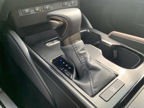 Certified 2025 Lexus ES 350 w/ Premium Package image 26