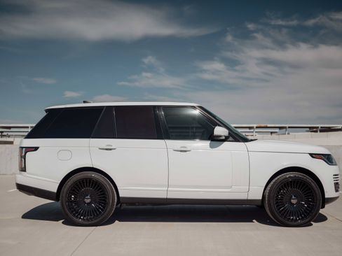 Used 2019 Land Rover Range Rover HSE AWD/4WD image 4