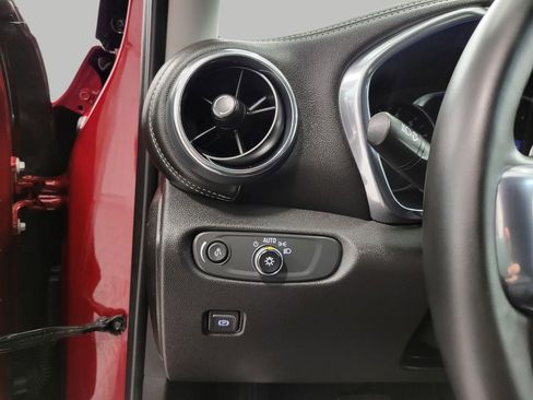 Used 2023 Chevrolet Blazer LT image 10