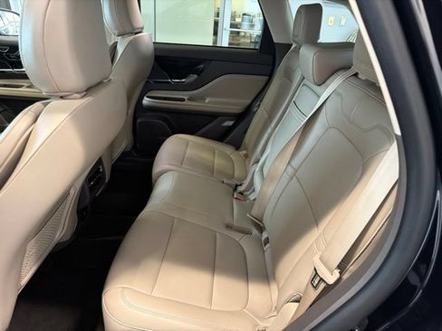 Used 2023 Lincoln Corsair AWD image 16