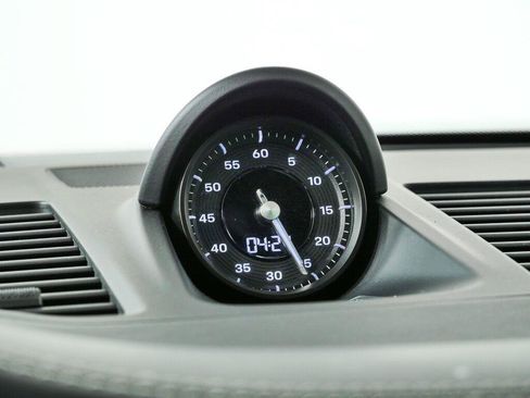 Used 2024 Porsche 911 Carrera 4 AWD/4WD image 18